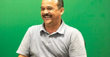 Artigo: Elinaldo é apontado como articulador de manobra da oposição para zerar verba de comunicação da Prefeitura em 2026