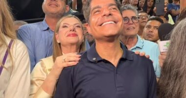 Artigo: Com ajuda de IA, ACM retorna em vídeo e diz que Neto foi o “melhor prefeito do Brasil”