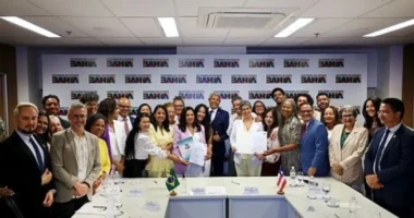 Artigo: Jerônimo empossa Adriana Marmori para novo mandato na Uneb