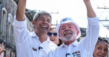 Artigo: Lula participa de encontro do MST em Salvador