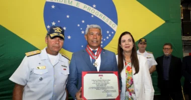 Artigo: Governador Jerônimo Rodrigues recebe maior honraria da Marinha