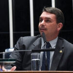 Artigo: Flávio Bolsonaro supera Lula em rejeição entre eleitores, aponta pesquisa