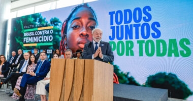 Artigo: UOL: Lula projeta vitória, mas diz que eleição deve ser decidida no segundo turno