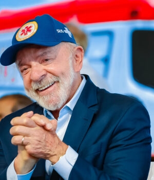 Artigo: Pesquisa mostra força de Lula em cenário espontâneo contra nomes da direita