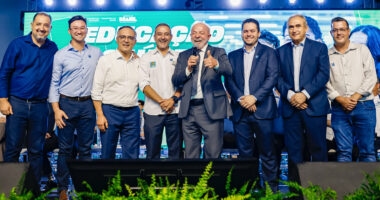 Artigo: Lula ironiza Valdemar após foto ao lado de prefeitos do PL