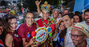 Artigo: Ao lado de Bruno Reis, Jerônimo celebra quarto ano de “trégua política” durante o Carnaval