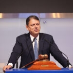 Artigo: CNN Brasil: Tarcísio será coordenador de campanha de Flávio Bolsonaro em São Paulo