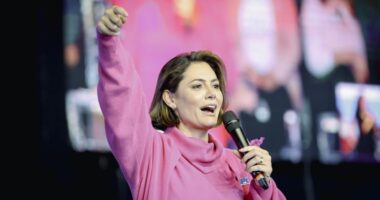 Artigo: Atuação de Michelle Bolsonaro amplia tensões internas no PL em ano de eleições