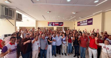 Artigo: Ivoneide Caetano demonstra força no Oeste ao reunir lideranças durante plenária em Barreiras