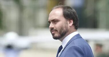 Artigo: Carlos alfineta Valdemar e diz que PL faz ataques contra filhos de Jair Bolsonaro