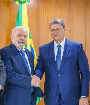 Artigo: Para vencer Tarcísio, Lula e Haddad conversam sobre nome do PT para São Paulo