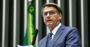 Artigo: Cartas de apoiadores a Bolsonaro estão sendo barradas na Papudinha, diz site