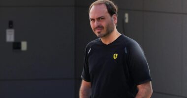 Artigo: Carlos Bolsonaro cobra maior mobilização do PL em favor de Flávio nas redes