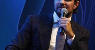 Artigo: Vídeos íntimos no celular de Vorcaro assustam Brasília e preocupam políticos baianos