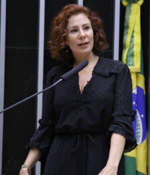 Artigo: Justiça da Itália autoriza extradição e Carla Zambelli pode retornar ao Brasil