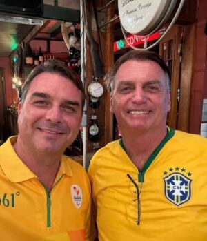 Artigo: Flávio Bolsonaro fará ato em Juiz de Fora, onde o pai sofreu atentado em 2018