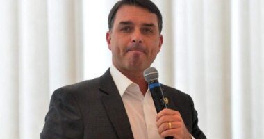 Artigo: Pesquisa AtlasIntel aponta liderança de Flávio em rejeição para a Presidência