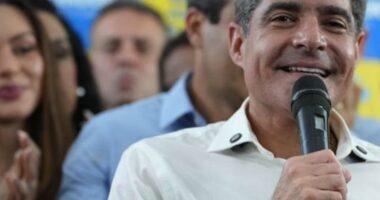Artigo: ACM Neto esconde Bruno Reis de material publicado nas redes após inauguração