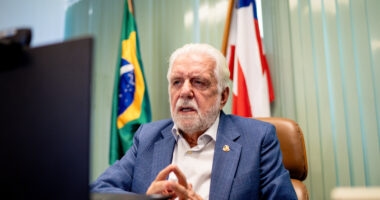 Artigo: Jaques Wagner diz que PEC da Anistia é “nefasta” e uma ameaça à democracia