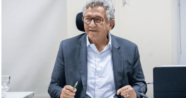 Artigo: Caetano envia proposta que concede aumento real para servidores públicos efetivos