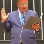 Artigo: Jorge Araújo diz que aplicativo travou e fica fora de votação da escala 6×1
