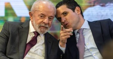 Artigo: Lula e Motta acertam transição para reduzir jornada de trabalho para 40 horas semanais