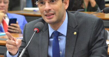 Artigo: Prates diz que manutenção de salários é “inegociável” em debate sobre escala 6×1