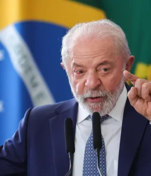 Artigo: “Poderia ter evitado”, dispara Lula sobre mortes por Covid no governo Bolsonaro