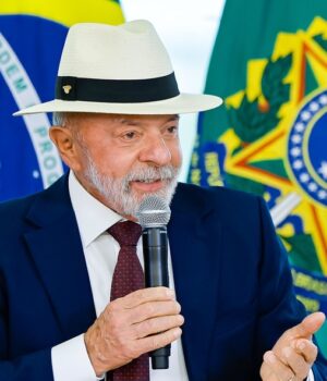 Artigo: Lula lidera cenário de primeiro turno com 41,6%, aponta pesquisa Futura/Apex