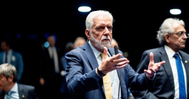 Artigo: Jaques Wagner critica modelo de delação premiada e aponta falhas na legislação