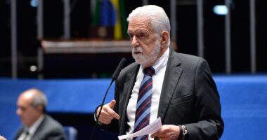 Artigo: Jaques Wagner lembra do 8/1 faz e alerta a jovens em defesa da democracia