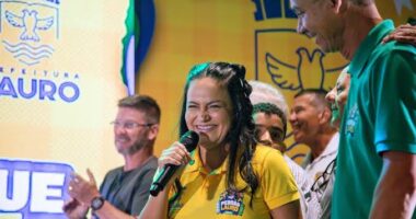 Artigo: Lauro de Freitas triplica custo e vai gastar R$ 1,5 milhão com bandeirolas