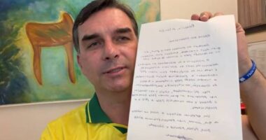 Artigo: Moraes pede investigação contra Flávio por propaganda antecipada e proíbe visitas a Jair Bolsonaro