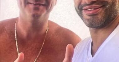 Artigo: Foto de Flávio Bolsonaro com investigado tem mais engajamento que tarifa dos EUA, aponta pesquisa