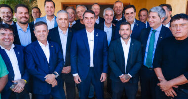 Artigo: Vice de Flávio empregou no gabinete vice-prefeita de cidade onde emenda dele desapareceu