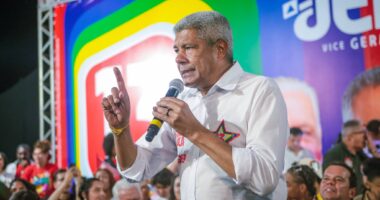 Artigo: “Aqui não se cria”, diz Jerônimo sobre Neto e Flávio Bolsonaro em ato com a juventude