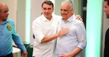Artigo: TSE aceita ação e pode cassar chapa de Flávio Bolsonaro por abuso de poder econômico em evento