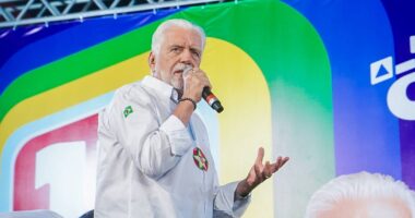 Artigo: Jaques Wagner alerta eleitores sobre senadores que votarem contra fim da escala 6×1