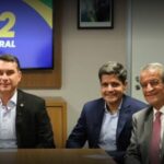 Artigo: Apesar de aliança, ACM Neto pode “fugir” para o interior para evitar Flávio Bolsonaro em Salvador