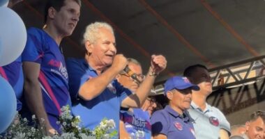 Artigo: Em Maracás, ACM Neto pede voto para Coronel, que pede voto para Flávio