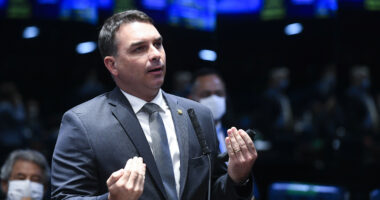 Artigo: Após 24 anos, Flávio Bolsonaro ficará sem mandato e perderá imunidade parlamentar