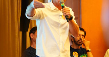 Artigo: “Vou votar a favor”, diz Flávio Bolsonaro sobre fim da Escala 6×1