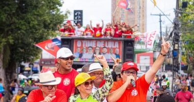 Artigo: Caetano realiza primeira carreata em Camaçari em apoio a Lula no segundo turno