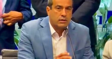 Artigo: Após sumir das redes, Bruno Reis reaparece em sessão de apoio a Flávio Bolsonaro