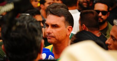 Artigo: Justiça manda Flávio remover vídeos que associavam Lula ao PCC e Comando Vermelho