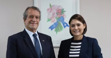 Artigo: Valdemar se reúne com Michelle Bolsonaro após fuga de Flávio para os EUA